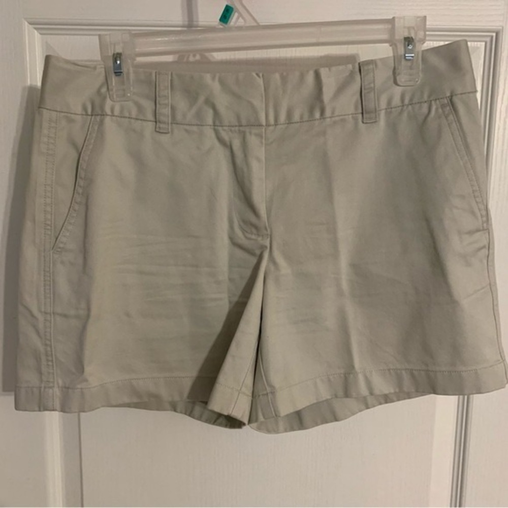 Vineyard Vines Women's Cream Casual Shorts